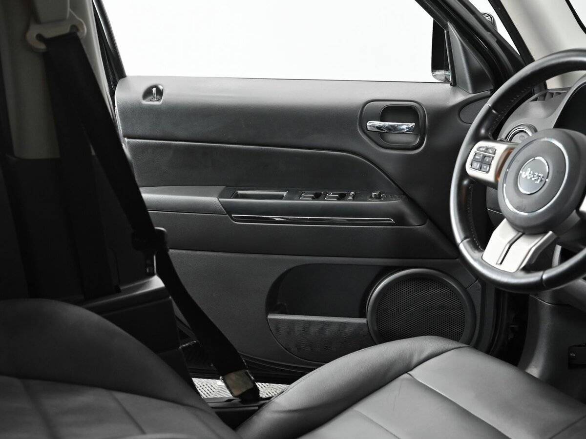 Jeep Liberty (Patriot) с пробегом — 2012 год. Фото: #6