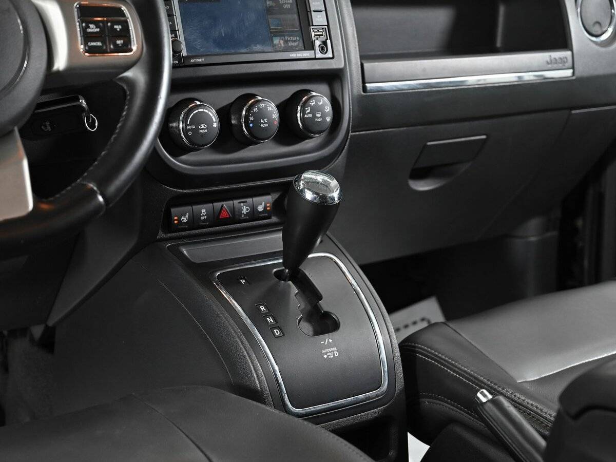 Jeep Liberty (Patriot) с пробегом — 2012 год. Фото: #8