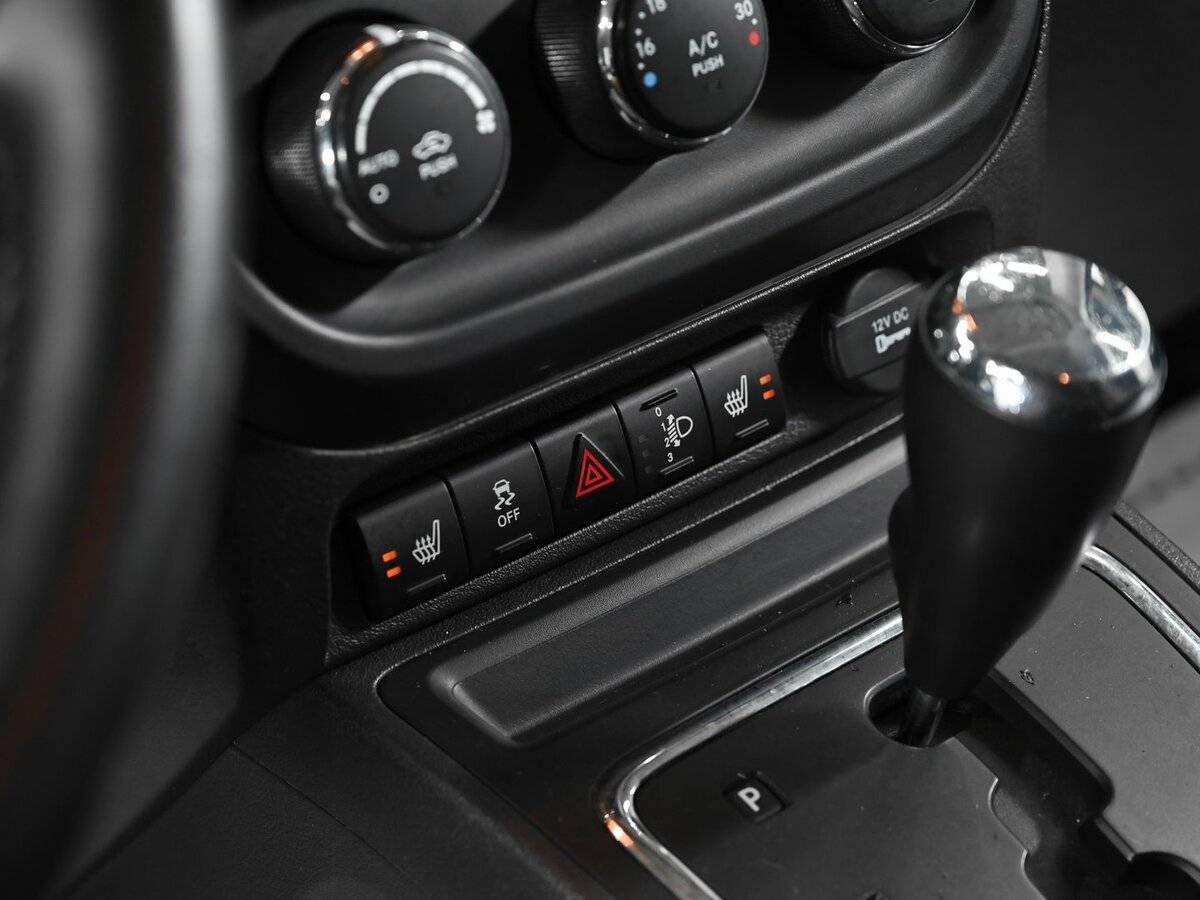 Jeep Liberty (Patriot) с пробегом — 2012 год. Фото: #9