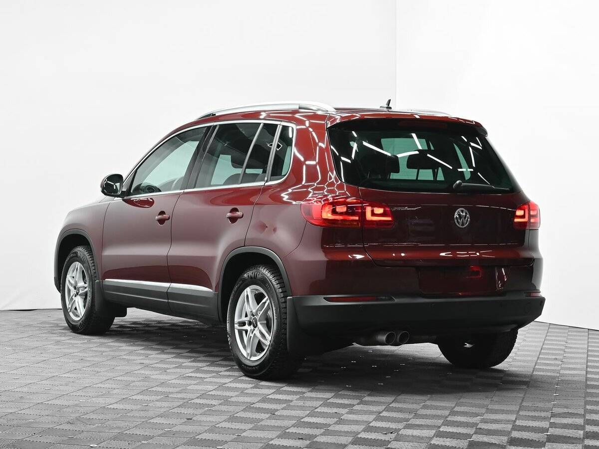 Volkswagen Tiguan с пробегом — 2011 год. Фото: #2