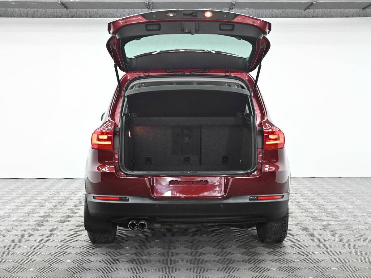 Volkswagen Tiguan с пробегом — 2011 год. Фото: #4