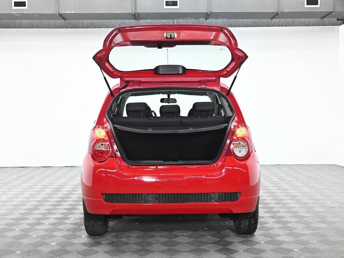 Chevrolet Aveo с пробегом — 2010 год. Фото: #4