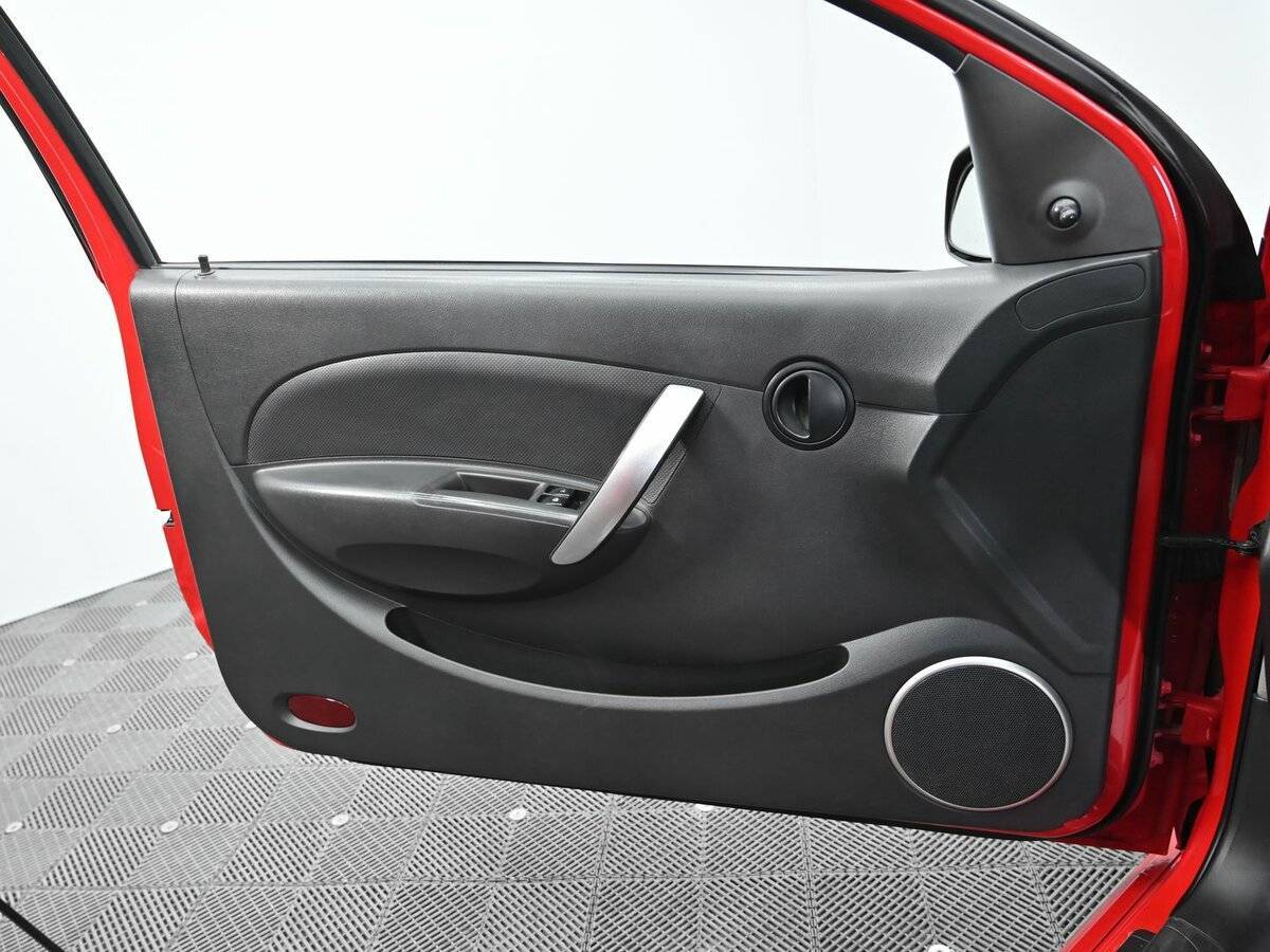 Chevrolet Aveo с пробегом — 2010 год. Фото: #5