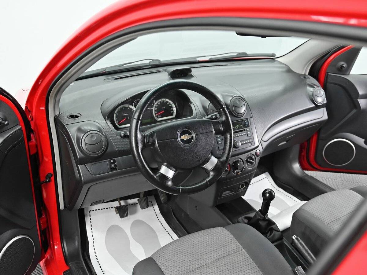 Chevrolet Aveo с пробегом — 2010 год. Фото: #7