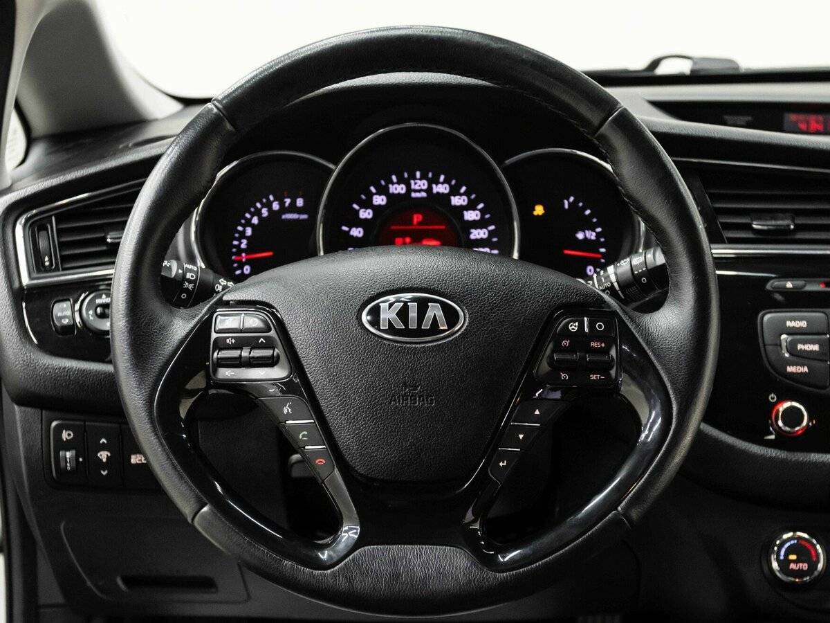 Kia Ceed с пробегом — 2016 год. Фото: #9