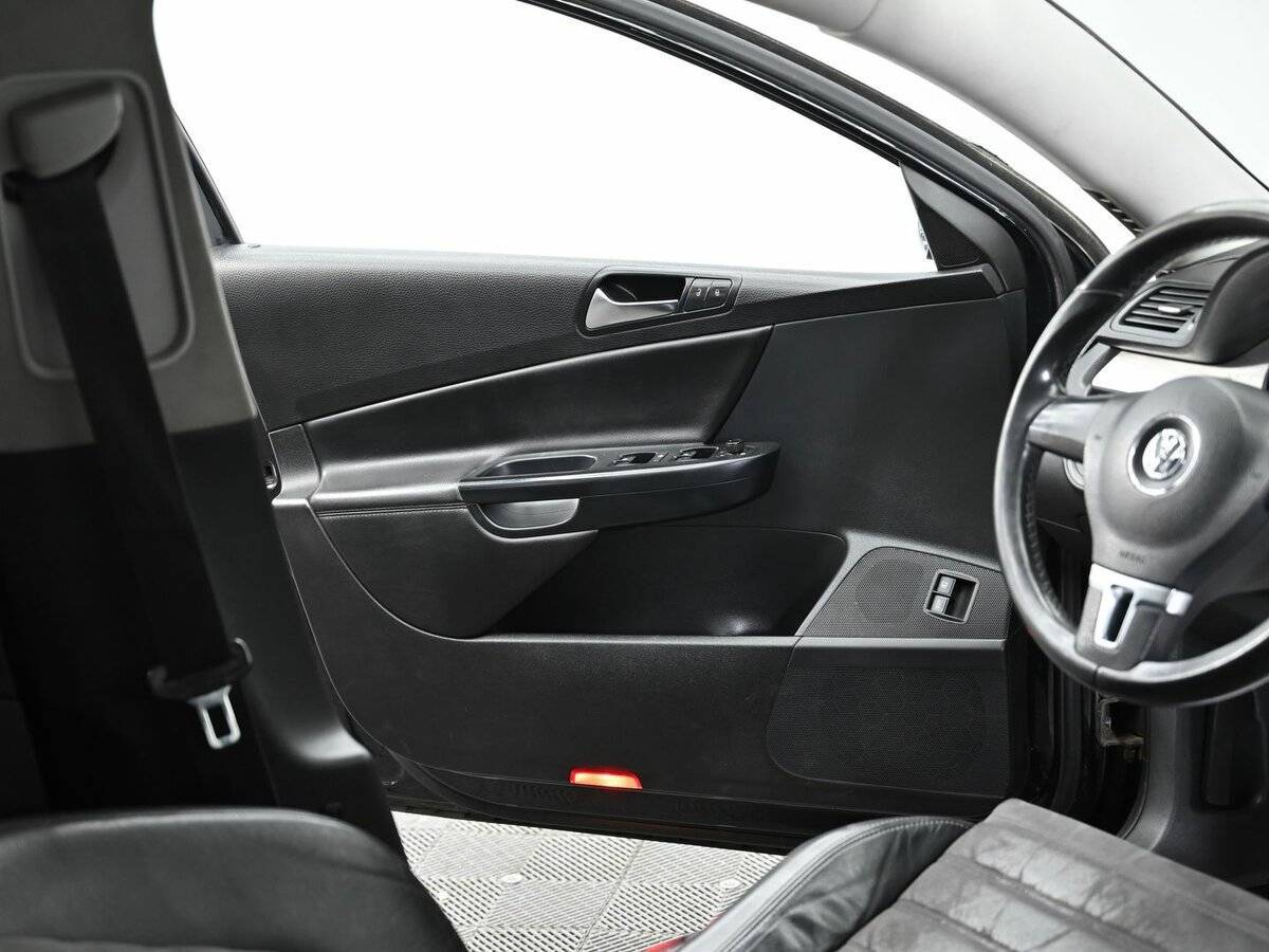 Volkswagen Passat с пробегом — 2010 год. Фото: #5