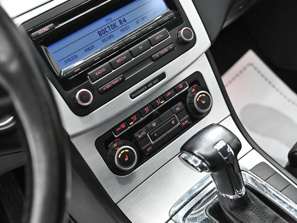 Volkswagen Passat с пробегом — 2010 год. Фото: #7