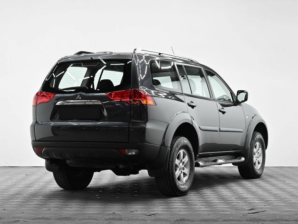 Mitsubishi Pajero Sport с пробегом — 2012 год. Фото: #3