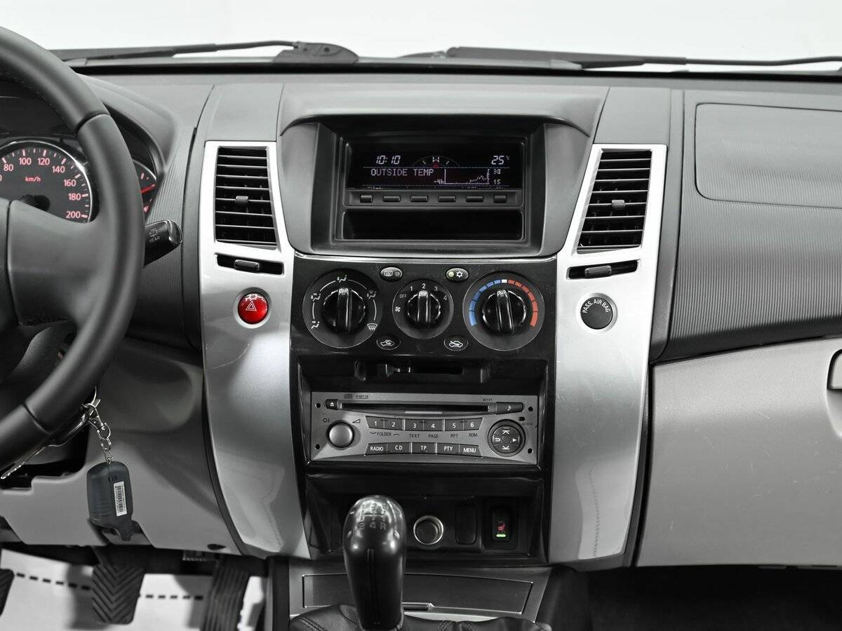 Mitsubishi Pajero Sport с пробегом — 2012 год. Фото: #8