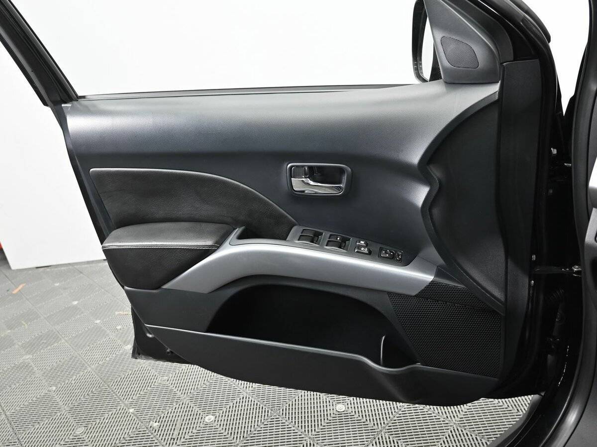 Mitsubishi Outlander с пробегом — 2008 год. Фото: #6