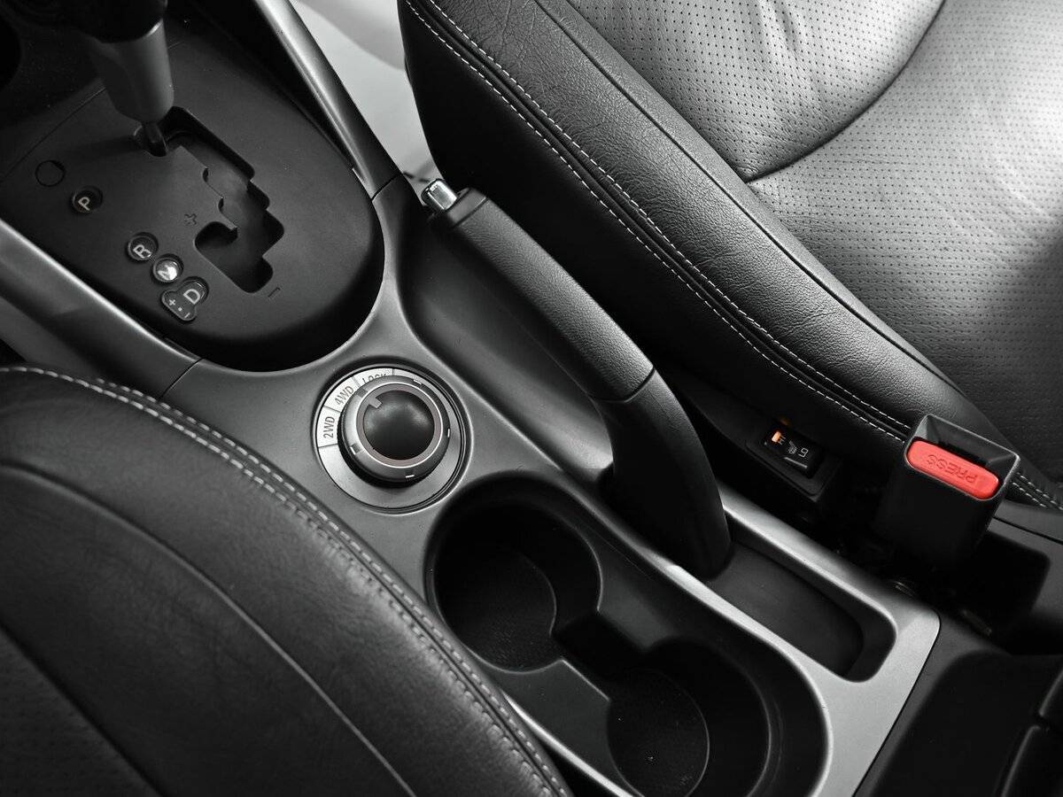 Mitsubishi Outlander с пробегом — 2008 год. Фото: #11