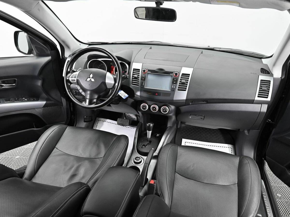 Mitsubishi Outlander с пробегом — 2008 год. Фото: #12