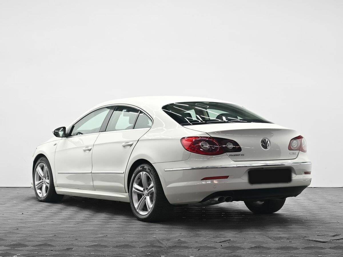 Volkswagen Passat CC с пробегом — 2011 год. Фото: #2