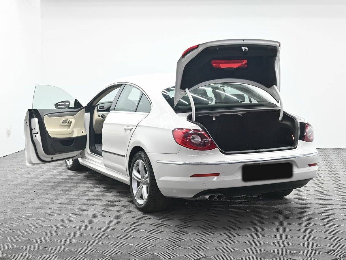 Volkswagen Passat CC с пробегом — 2011 год. Фото: #4