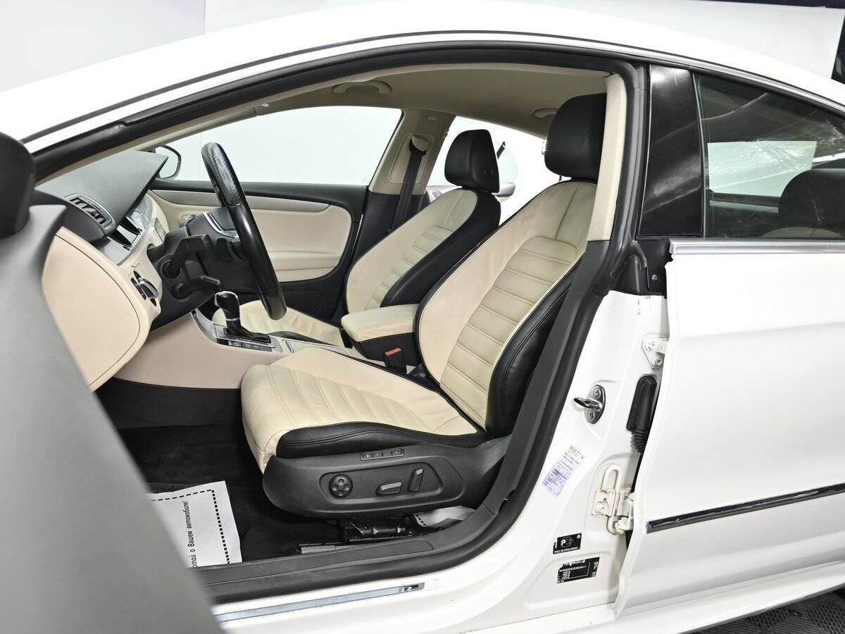 Volkswagen Passat CC с пробегом — 2011 год. Фото: #5