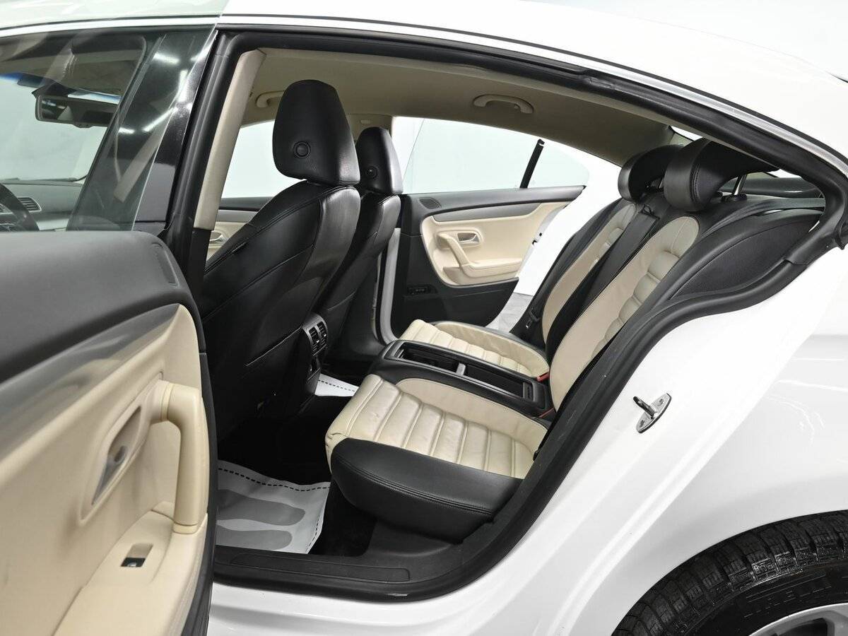 Volkswagen Passat CC с пробегом — 2011 год. Фото: #13