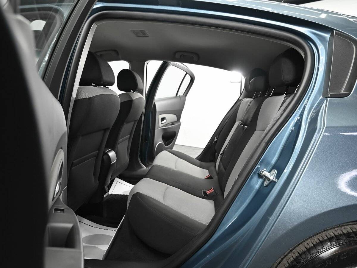 Chevrolet Cruze с пробегом — 2012 год. Фото: #11