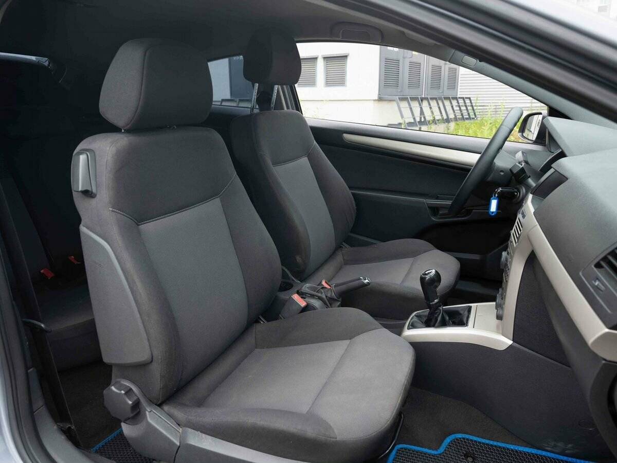 Opel Astra с пробегом — 2007 год. Фото: #10