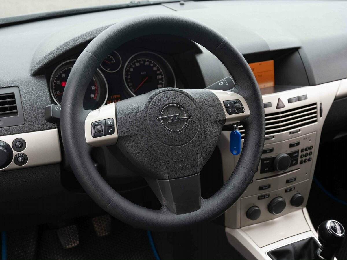 Opel Astra с пробегом — 2007 год. Фото: #11