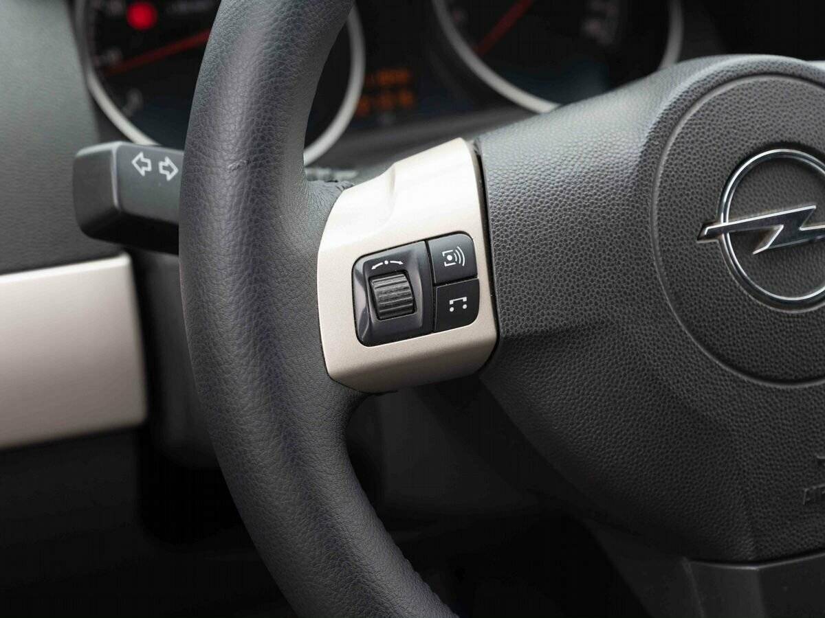 Opel Astra с пробегом — 2007 год. Фото: #12