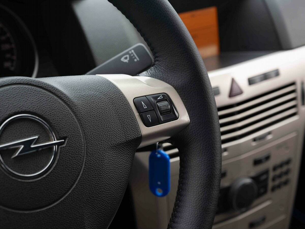 Opel Astra с пробегом — 2007 год. Фото: #13