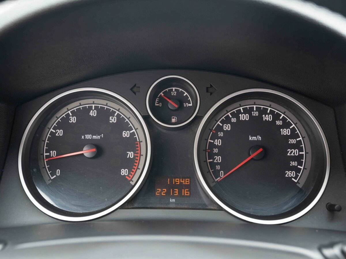 Opel Astra с пробегом — 2007 год. Фото: #14