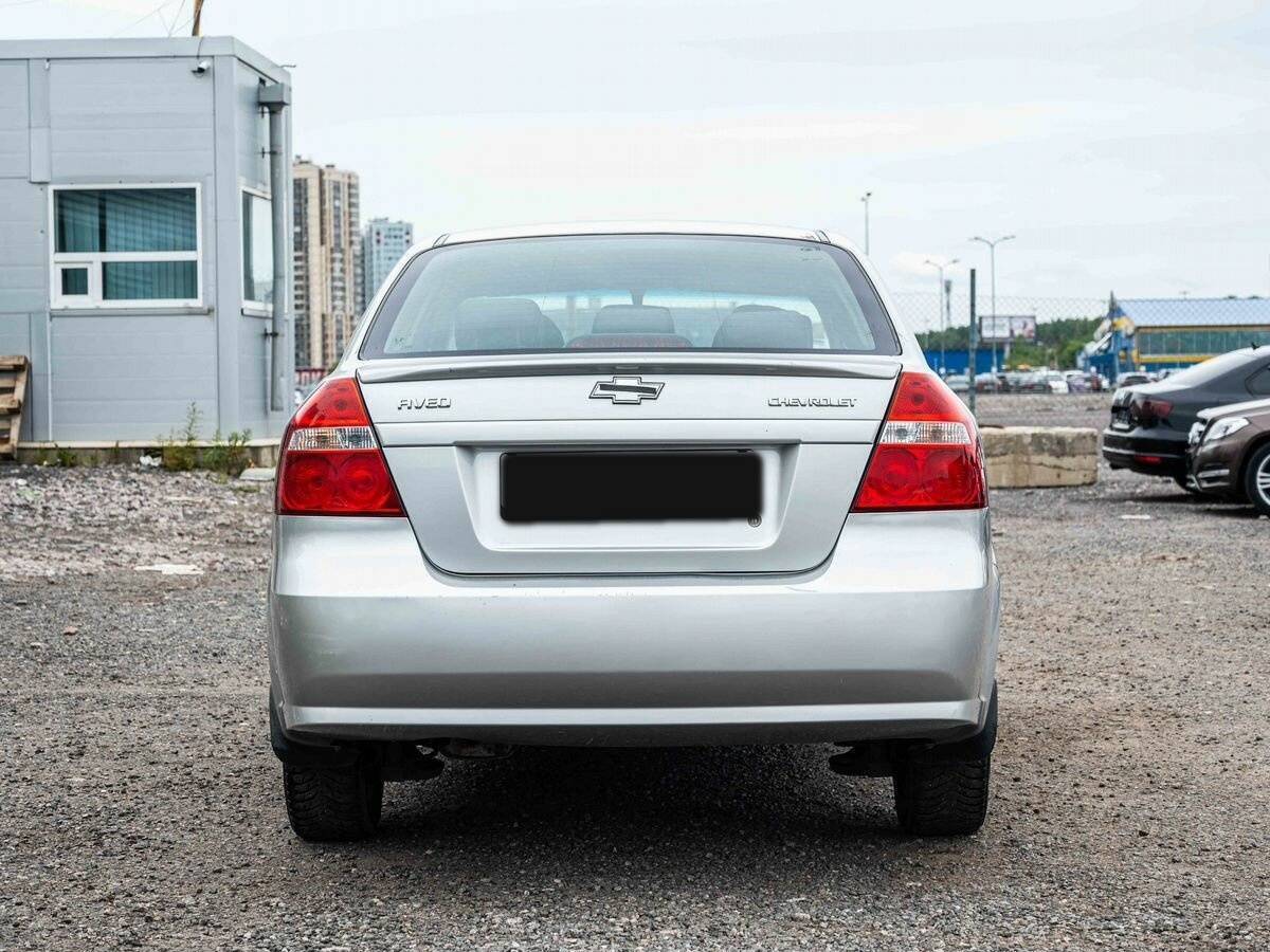 Chevrolet Aveo с пробегом — 2010 год. Фото: #4