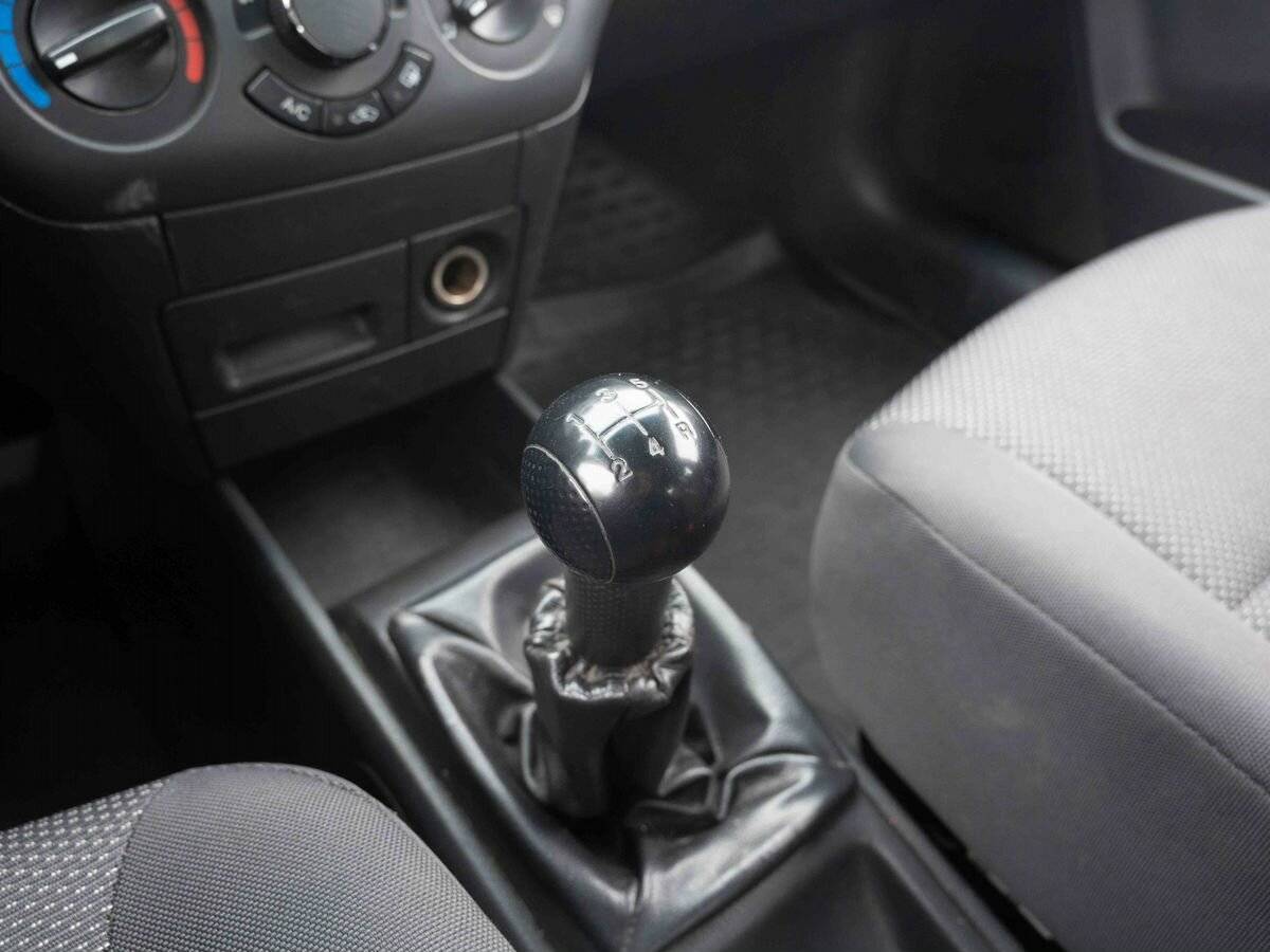 Chevrolet Aveo с пробегом — 2010 год. Фото: #18