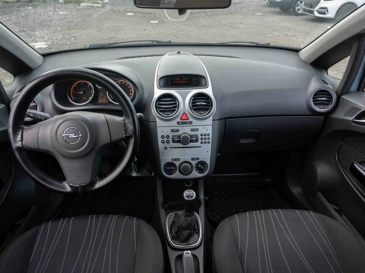 Opel Corsa с пробегом — 2008 год. Фото: #12