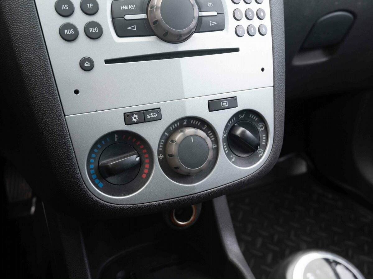 Opel Corsa с пробегом — 2008 год. Фото: #17