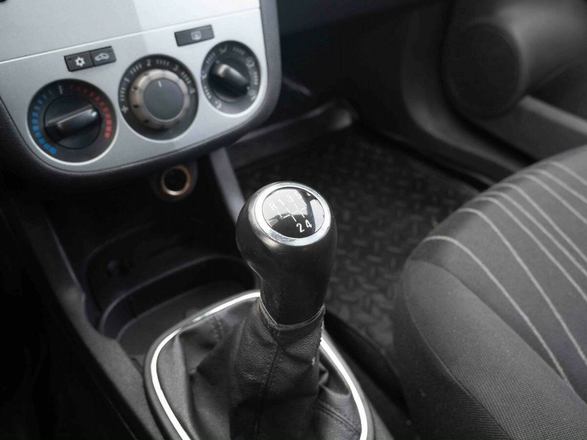 Opel Corsa с пробегом — 2008 год. Фото: #18