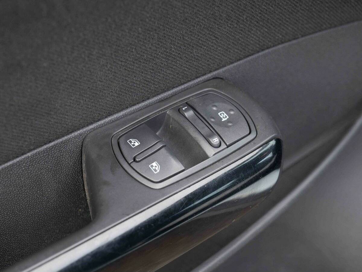 Opel Corsa с пробегом — 2008 год. Фото: #19