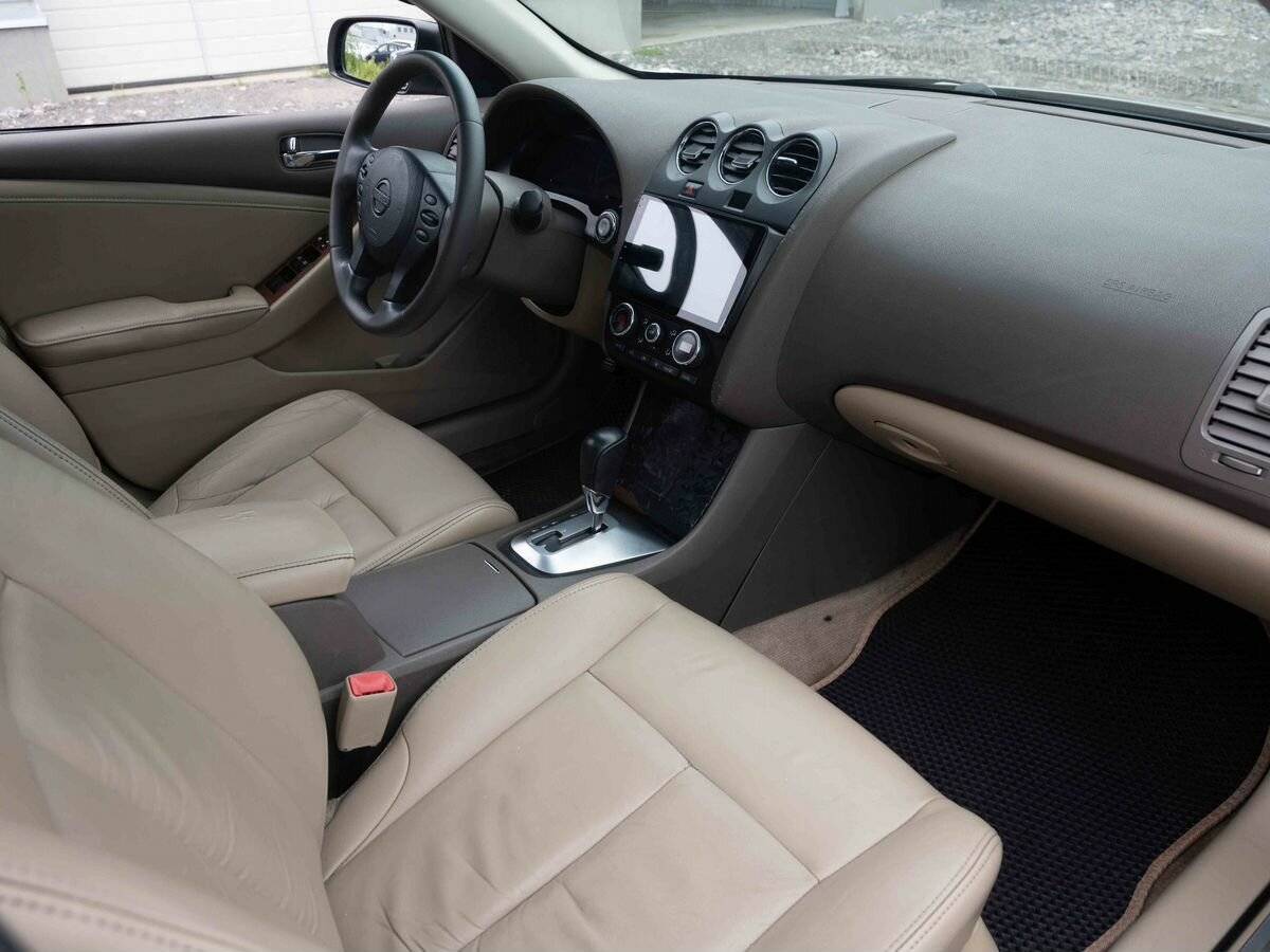 Nissan Altima с пробегом — 2007 год. Фото: #10