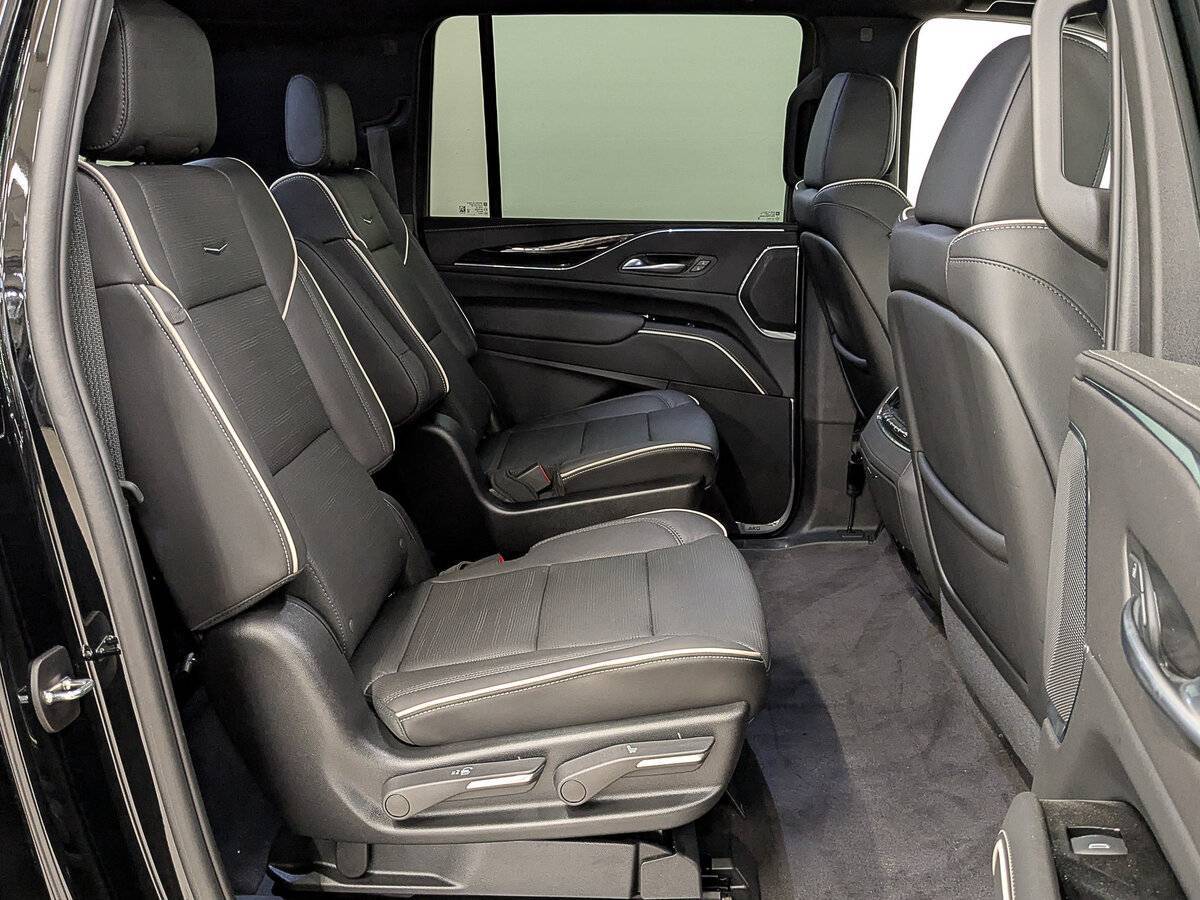 Cadillac Escalade с пробегом — 2023 год. Фото: #11