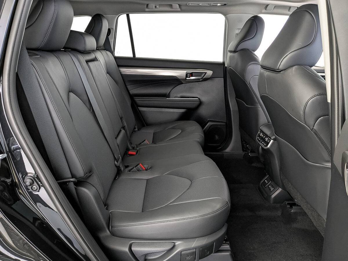 Toyota Highlander с пробегом — 2025 год. Фото: #11