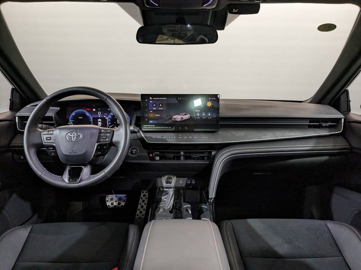 Toyota Camry с пробегом — 2024 год. Фото: #9