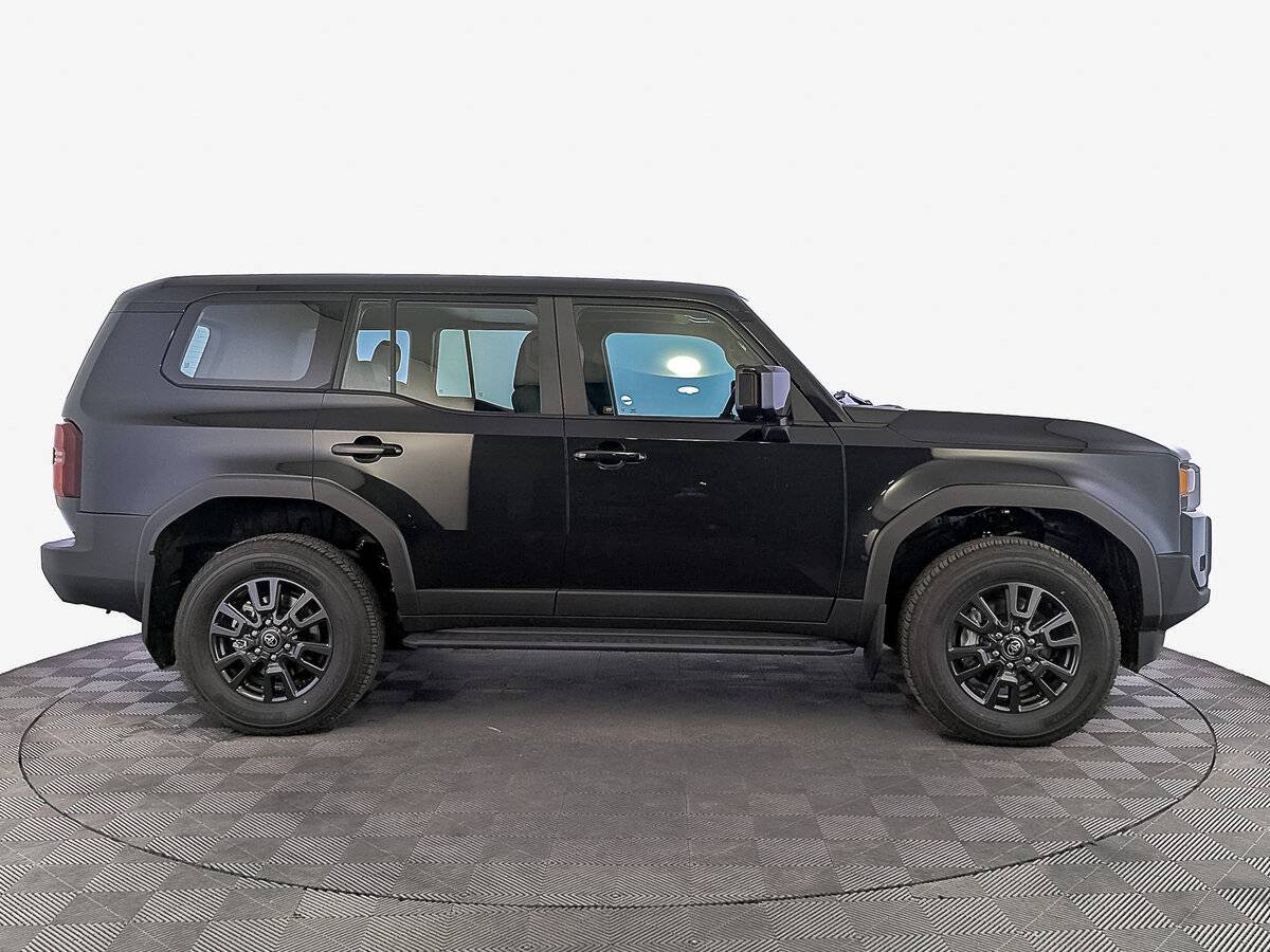 Toyota Land Cruiser Prado с пробегом — 2024 год. Фото: #3