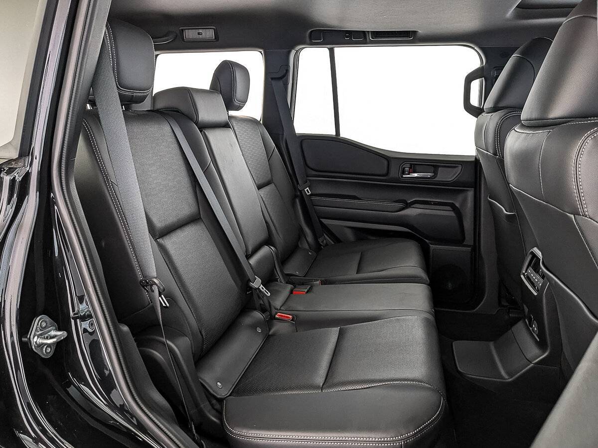 Toyota Land Cruiser Prado с пробегом — 2024 год. Фото: #11