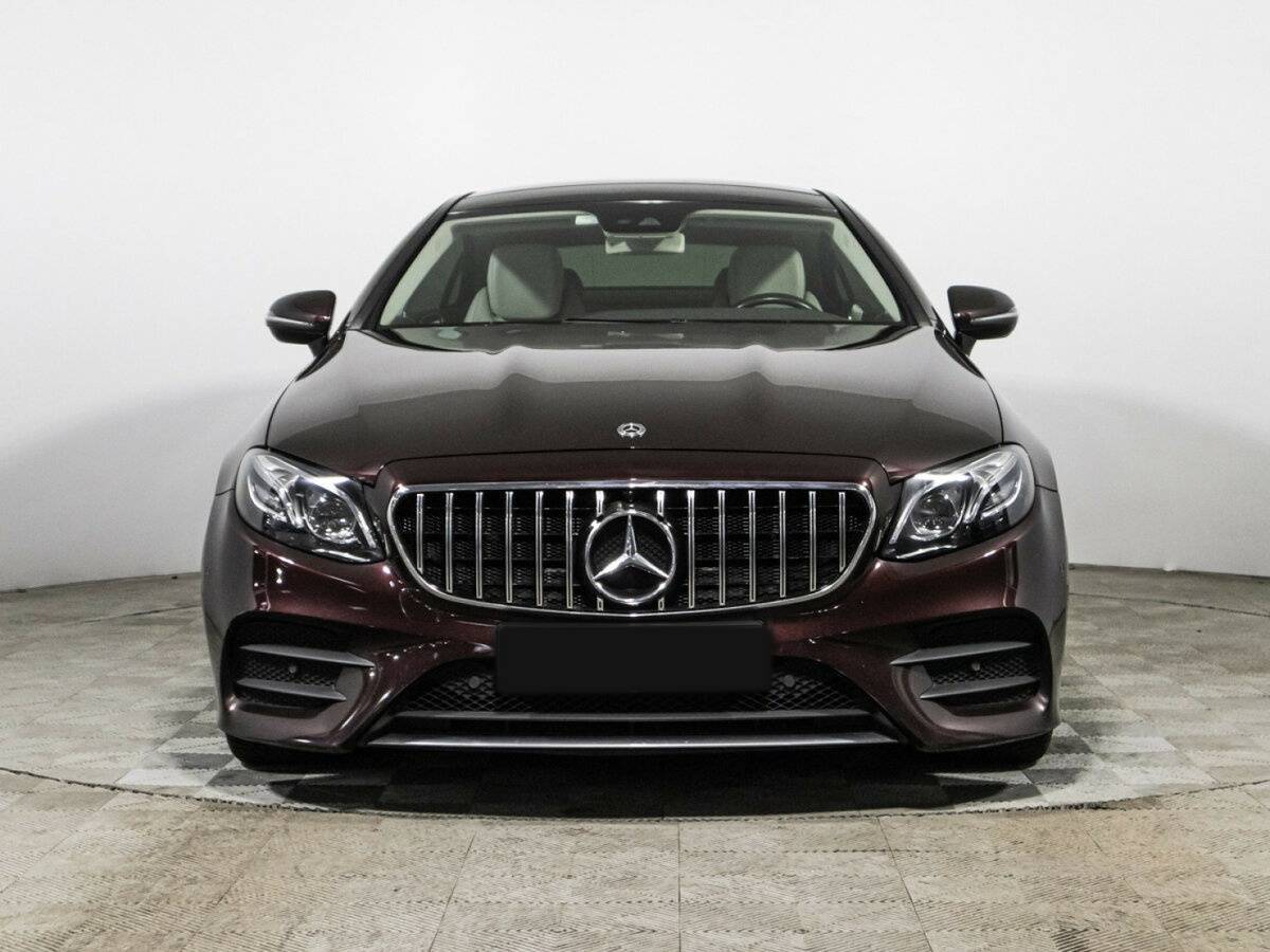 Mercedes-Benz E-Класс с пробегом — 2018 год. Фото: #1