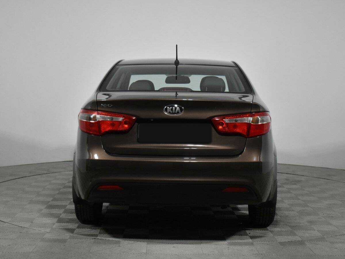 Kia Rio с пробегом — 2014 год. Фото: #5