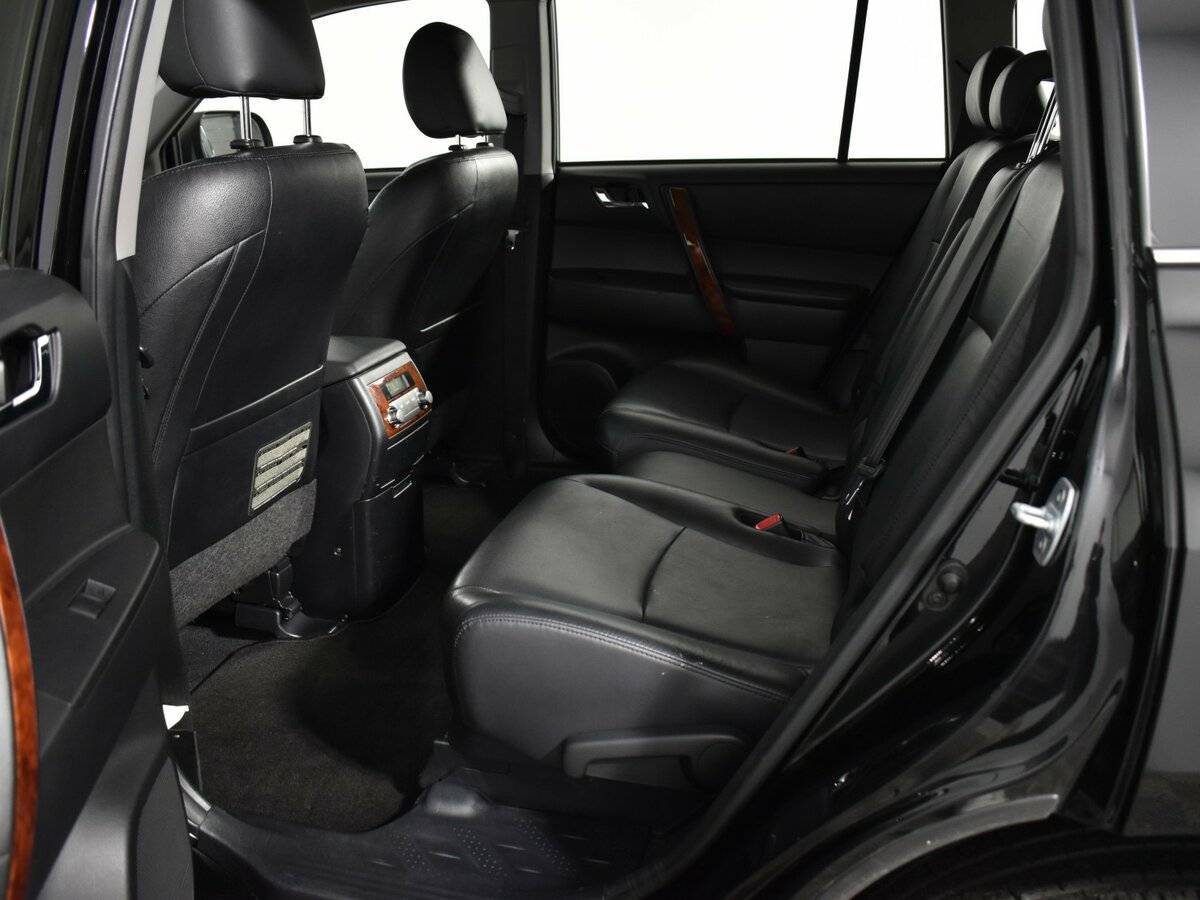 Toyota Highlander с пробегом — 2013 год. Фото: #11