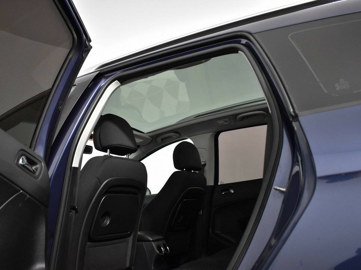 Peugeot 308 с пробегом — 2008 год. Фото: #12