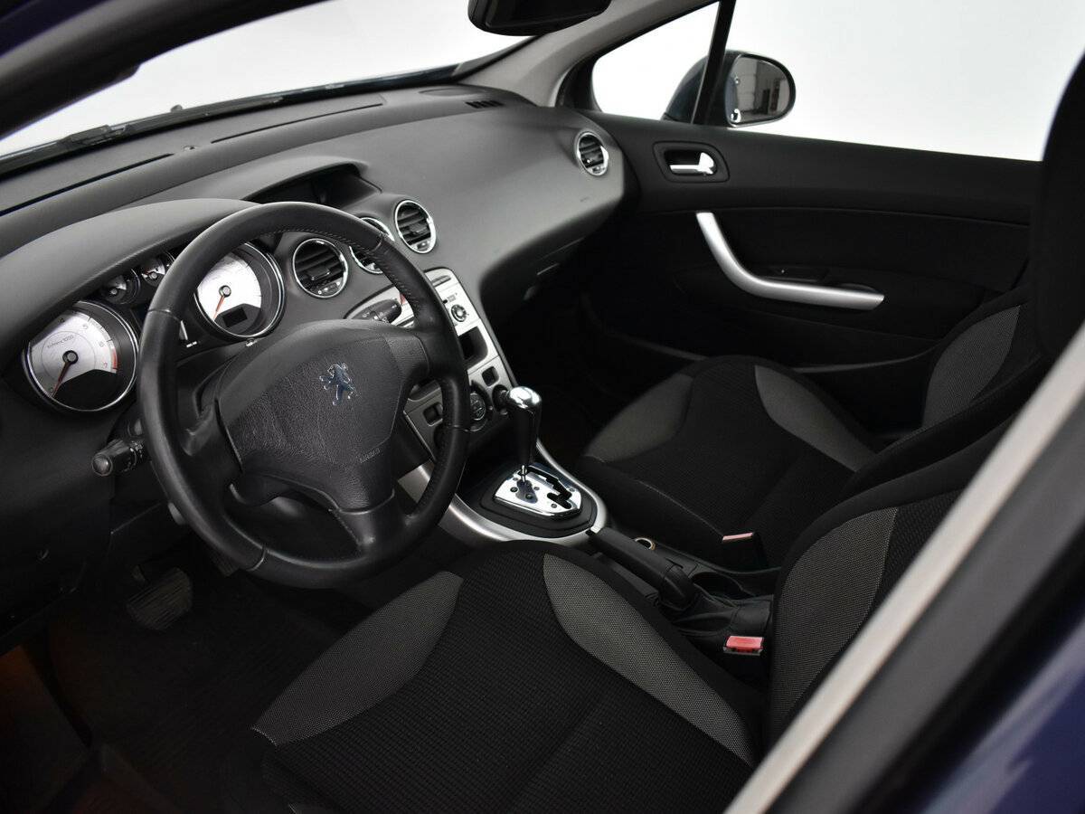 Peugeot 308 с пробегом — 2008 год. Фото: #8