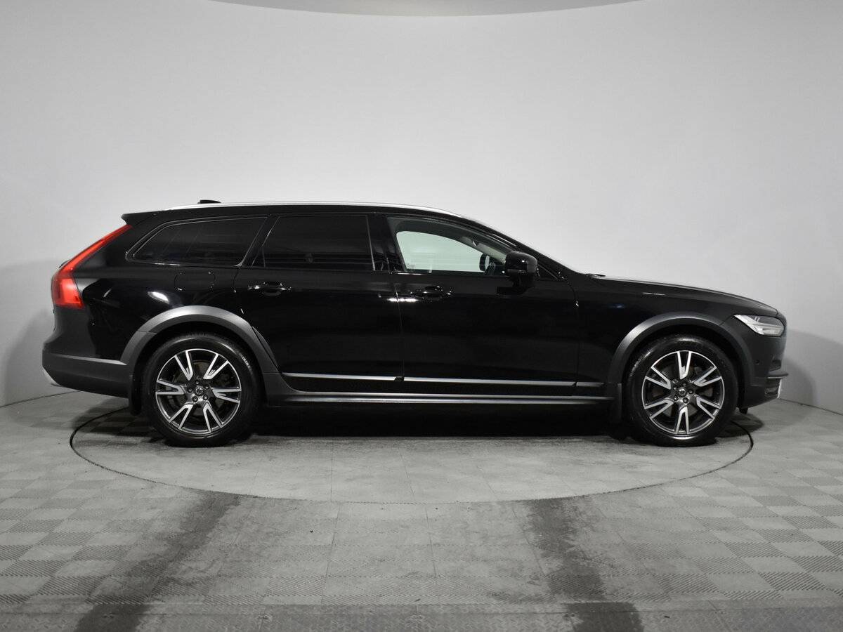 Volvo V90 Cross Country с пробегом — 2017 год. Фото: #3
