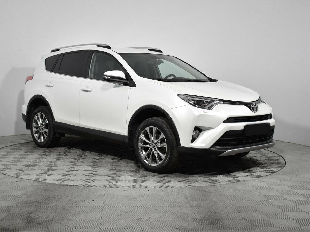 Toyota RAV4 с пробегом — 2018 год. Фото: #2
