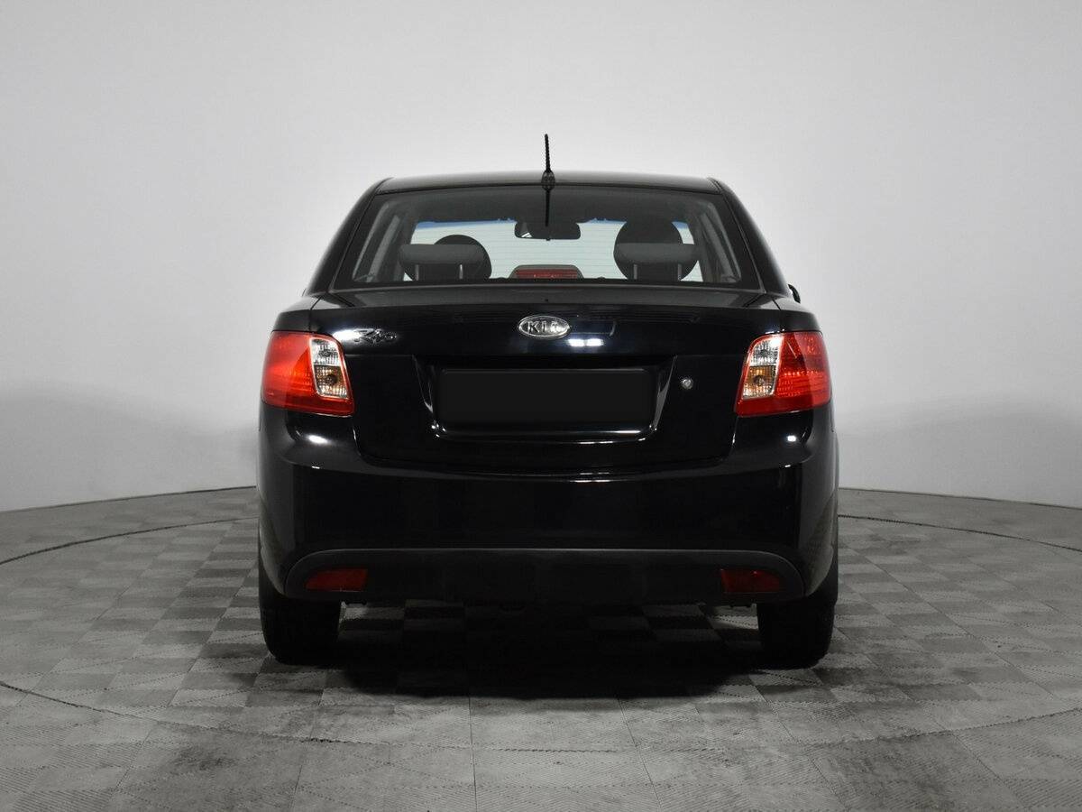 Kia Rio с пробегом — 2010 год. Фото: #5
