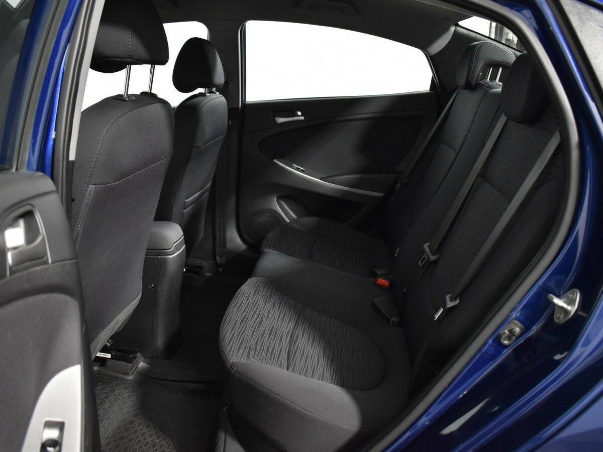 Hyundai Solaris с пробегом — 2015 год. Фото: #11