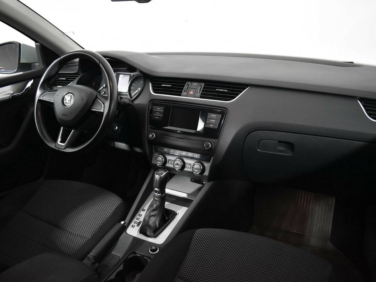 Skoda Octavia с пробегом — 2015 год. Фото: #9