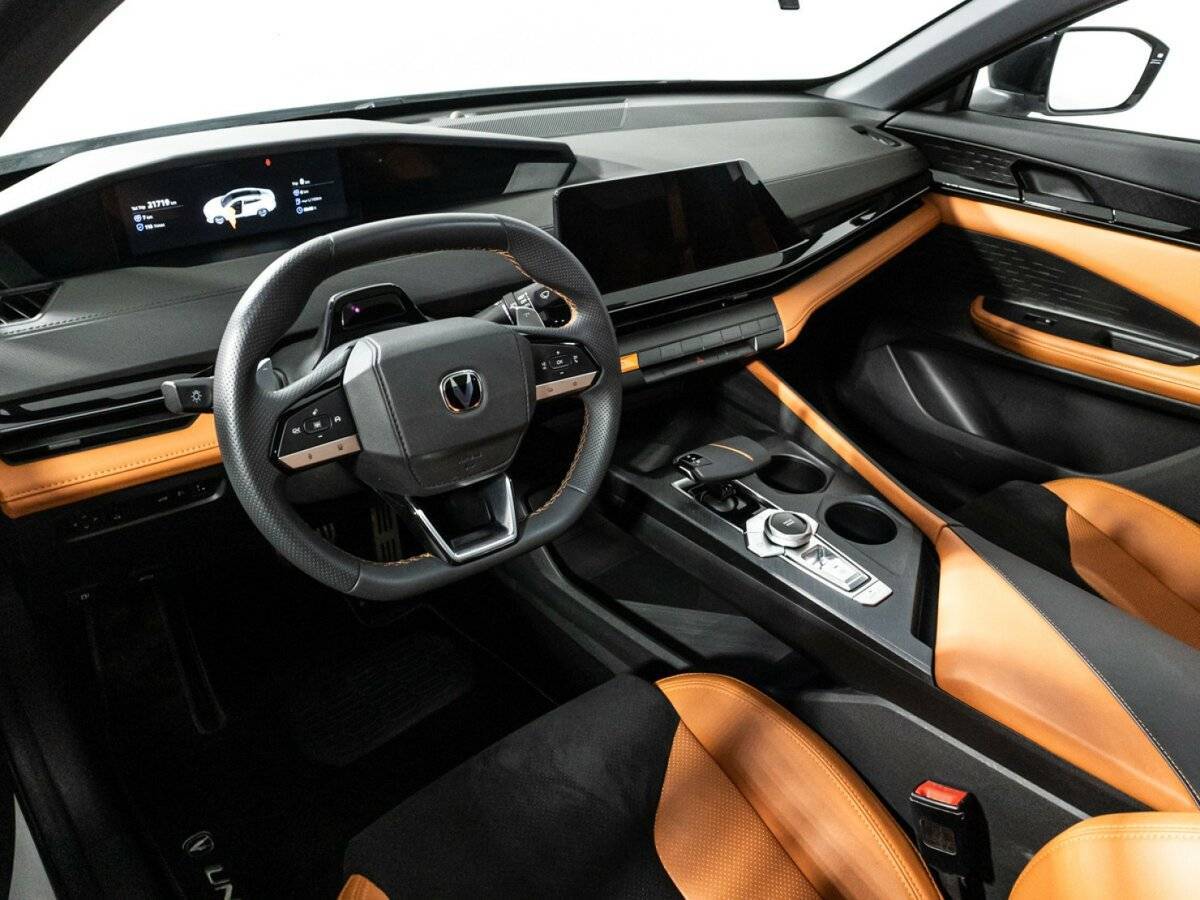 Changan UNI-V с пробегом — 2023 год. Фото: #10