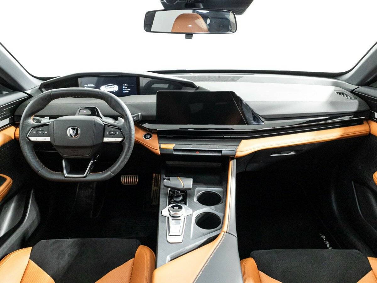 Changan UNI-V с пробегом — 2023 год. Фото: #12